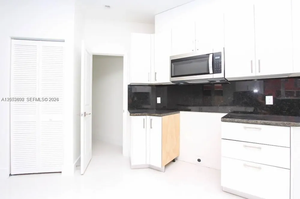 15631 SW 11th Ter Miami, FL 33194