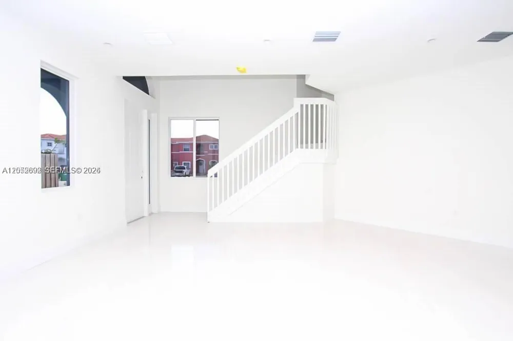 15631 SW 11th Ter Miami, FL 33194