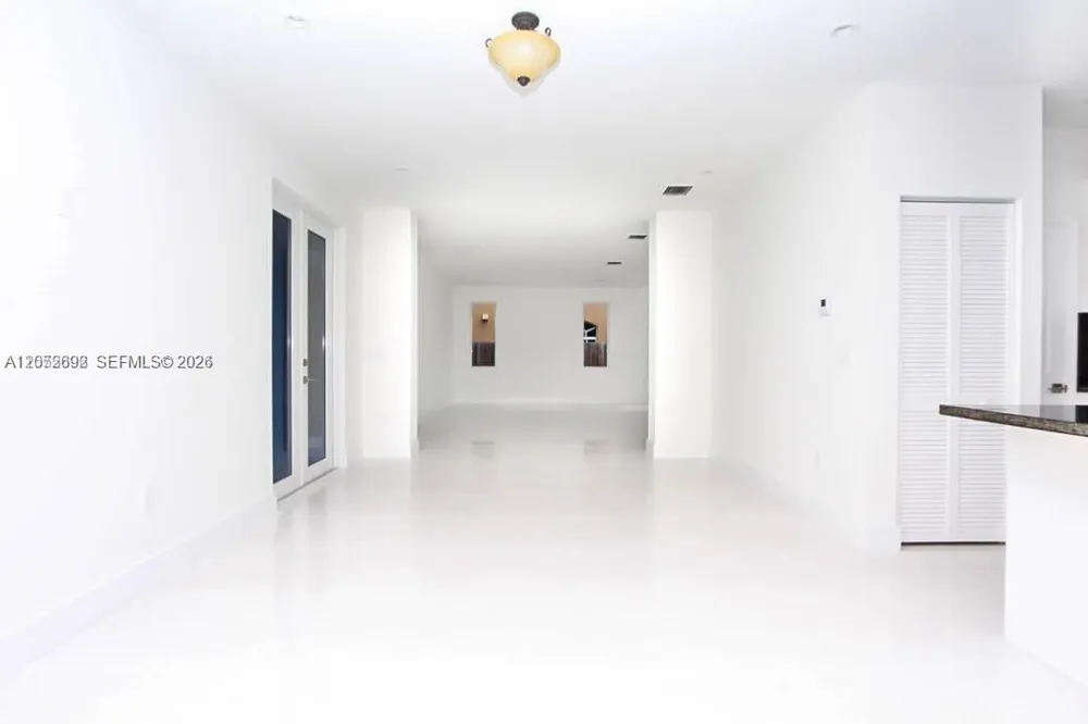 15631 SW 11th Ter Miami, FL 33194