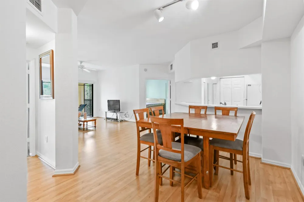 2727 Anzio Court #307 Palm Beach Gardens, FL 33410