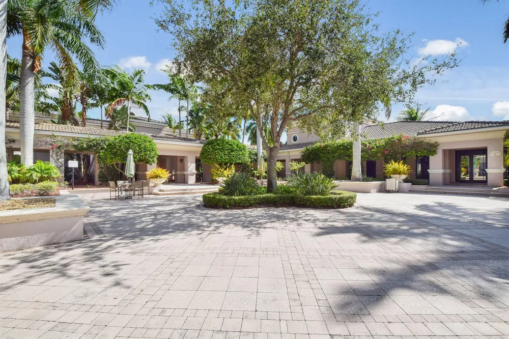 2727 Anzio Court #307 Palm Beach Gardens, FL 33410