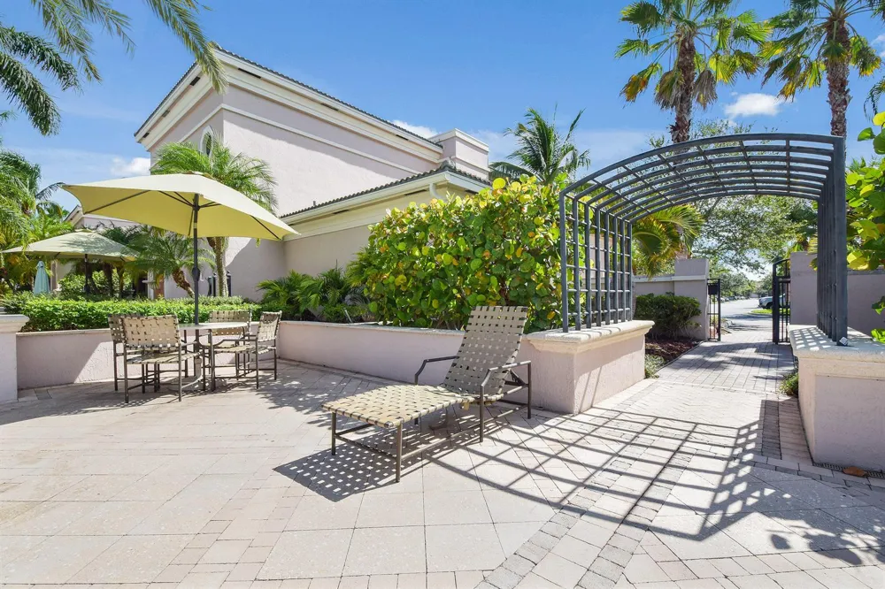 2727 Anzio Court #307 Palm Beach Gardens, FL 33410