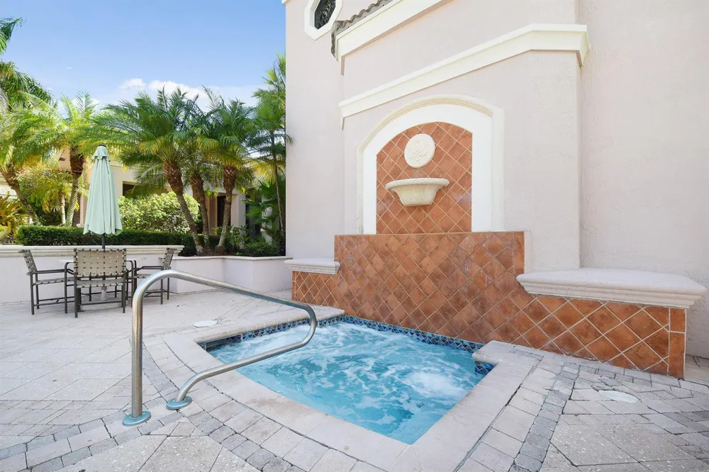 2727 Anzio Court #307 Palm Beach Gardens, FL 33410