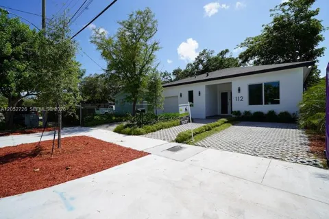 112 NW 24th Ct