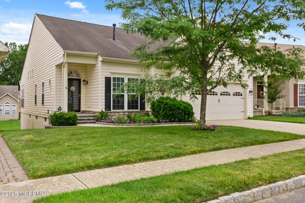 5 Tommys Meadow Pemberton, NJ 08068