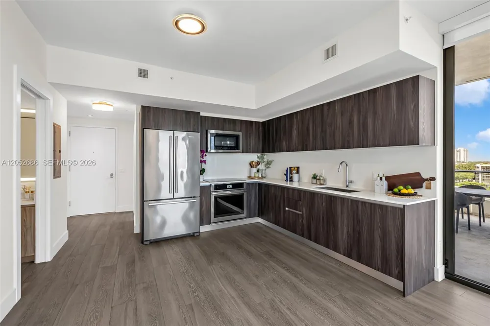 2960 NE 207th St #811 Aventura, FL 33180