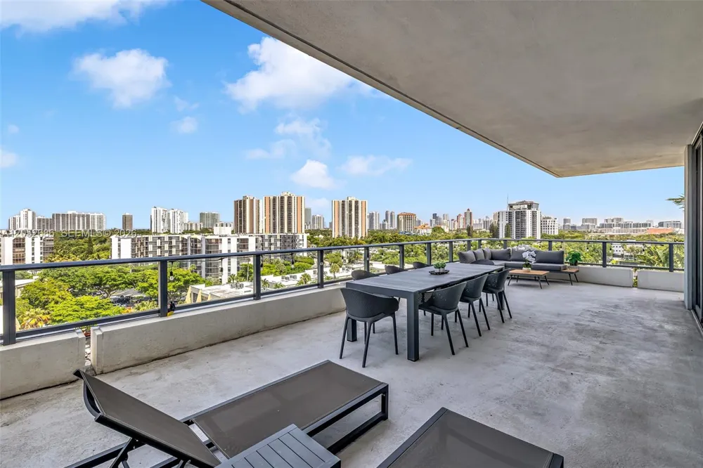 2960 NE 207th St #811 Aventura, FL 33180