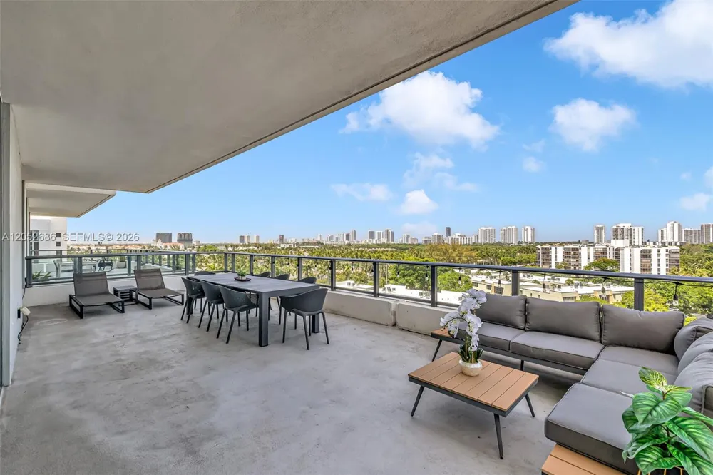 2960 NE 207th St #811 Aventura, FL 33180