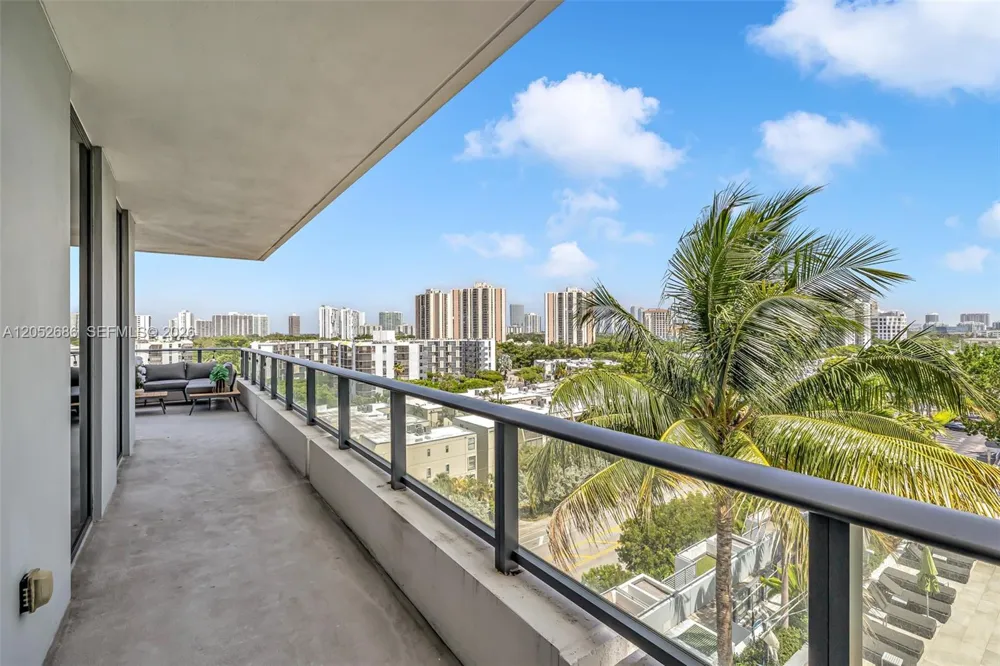2960 NE 207th St #811 Aventura, FL 33180