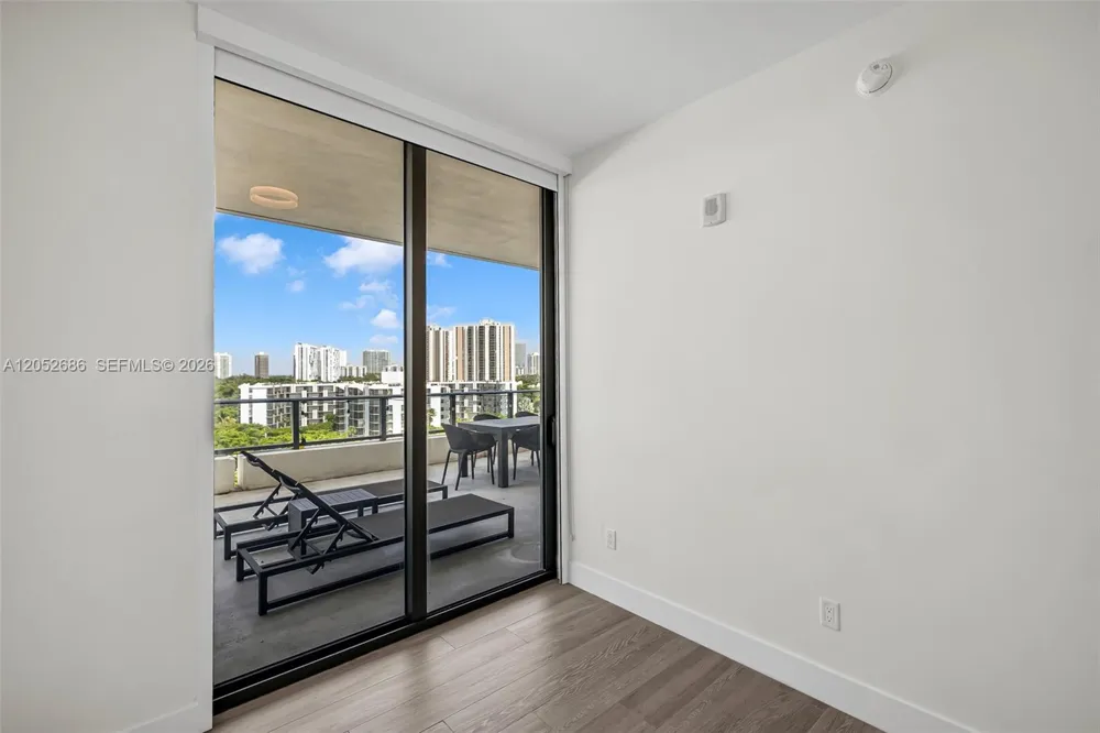 2960 NE 207th St #811 Aventura, FL 33180
