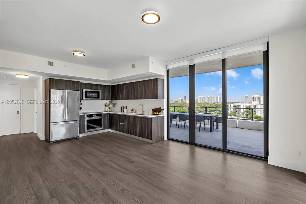 2960 NE 207th St #811 Aventura, FL 33180