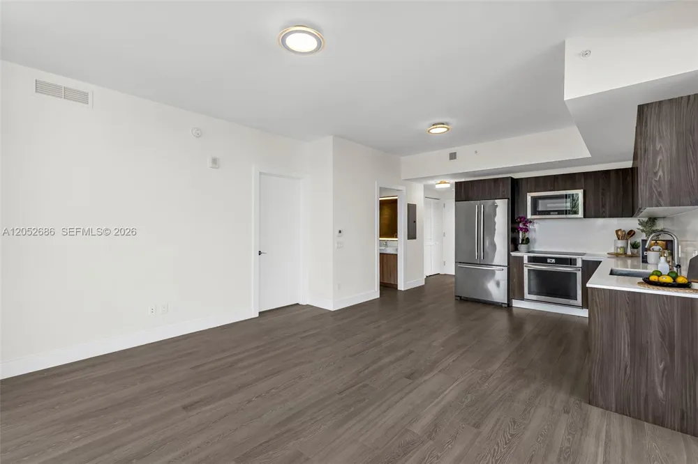 2960 NE 207th St #811 Aventura, FL 33180