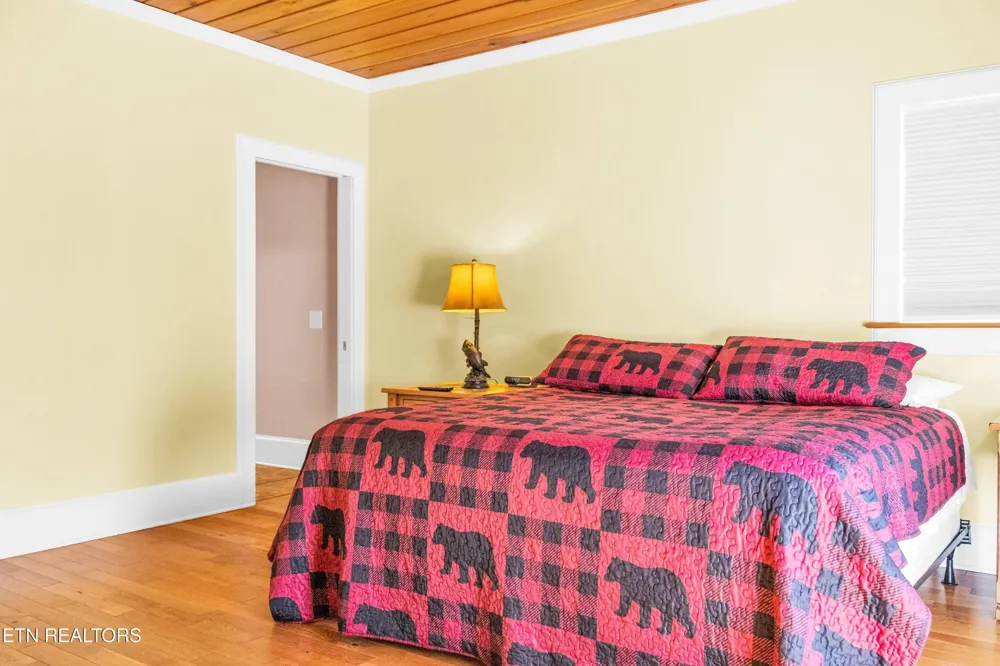 128 Rafter Rd Tellico Plains, TN 37385