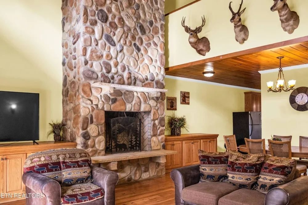128 Rafter Rd Tellico Plains, TN 37385