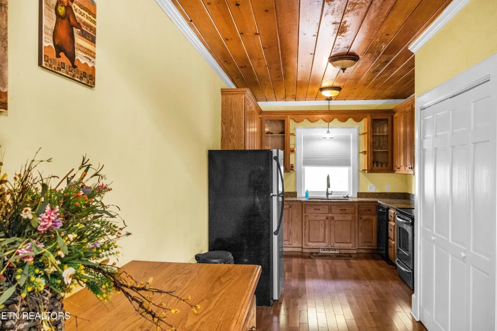 128 Rafter Rd Tellico Plains, TN 37385
