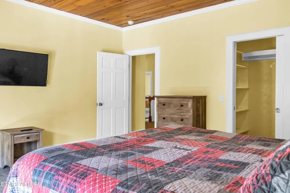 128 Rafter Rd Tellico Plains, TN 37385