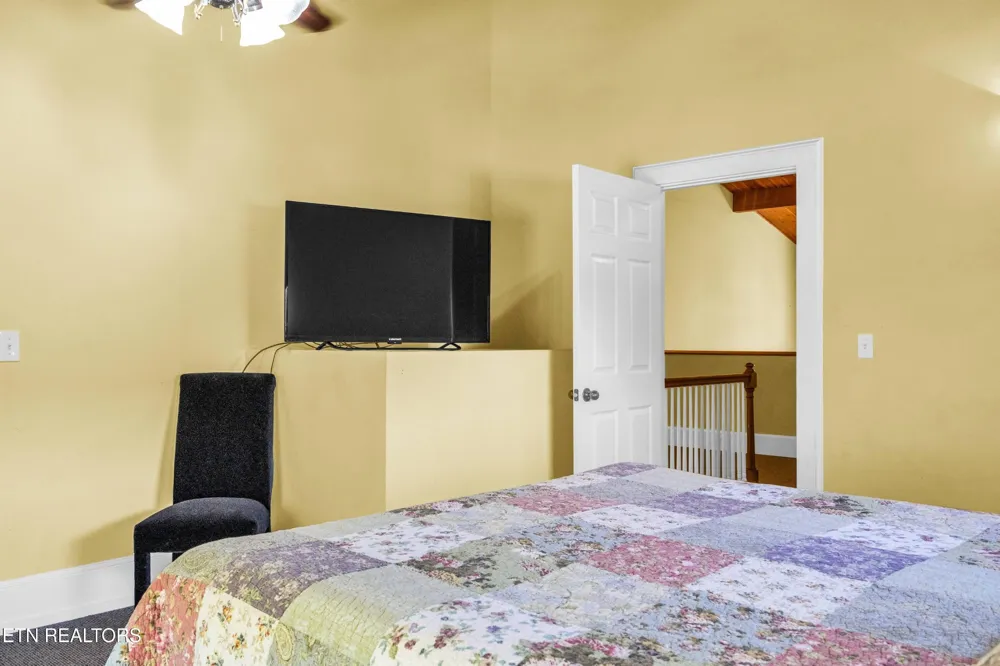 128 Rafter Rd Tellico Plains, TN 37385