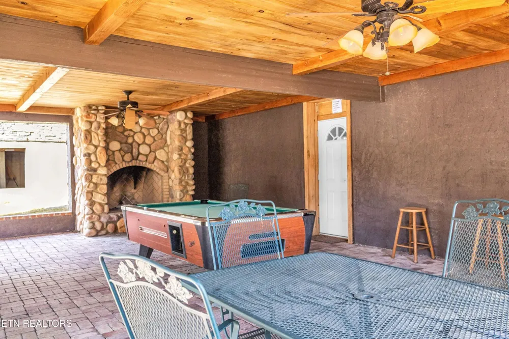 128 Rafter Rd Tellico Plains, TN 37385