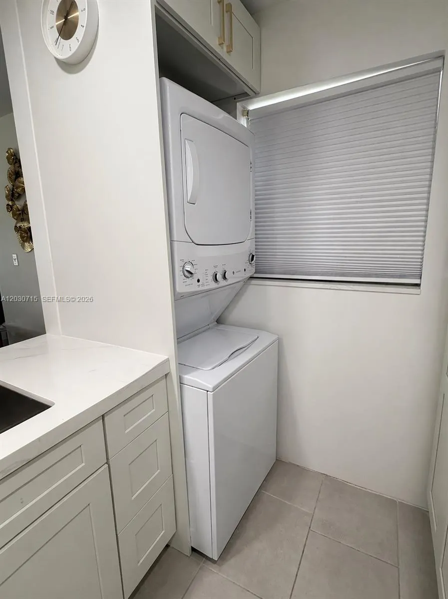 200 E High Point Ct E #D Delray Beach, FL 33445