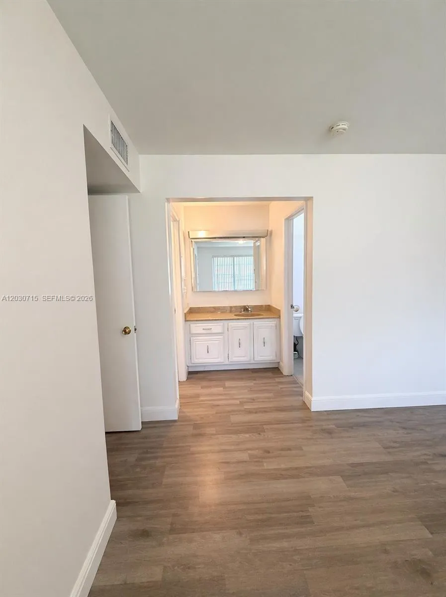 200 E High Point Ct E #D Delray Beach, FL 33445