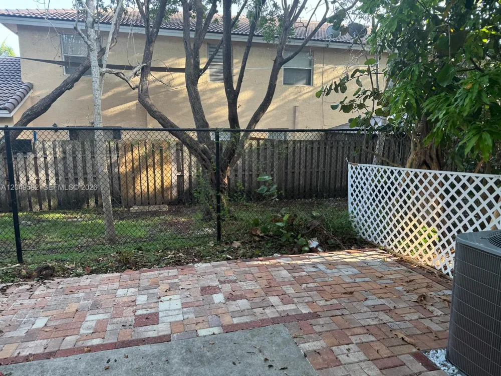 9064 NW 54th St #9064 Sunrise, FL 33351