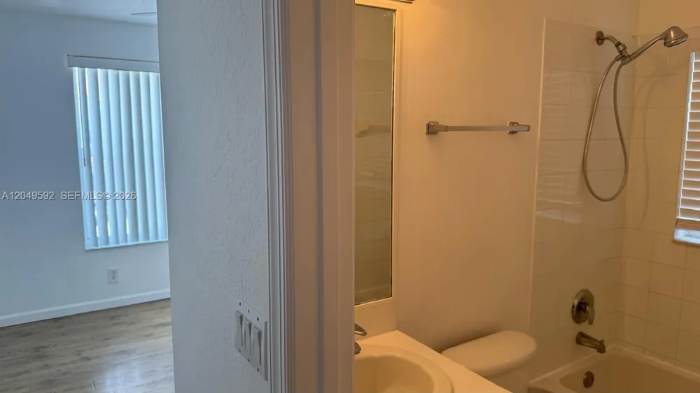 9064 NW 54th St #9064 Sunrise, FL 33351
