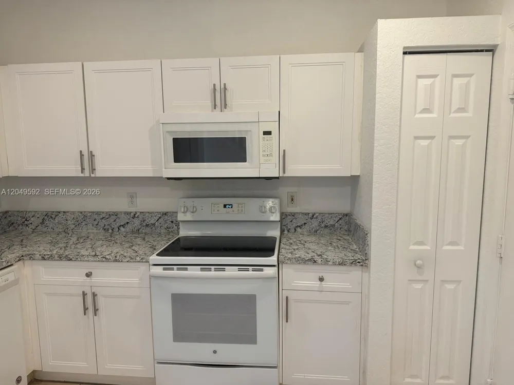 9064 NW 54th St #9064 Sunrise, FL 33351