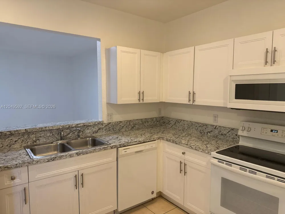 9064 NW 54th St #9064 Sunrise, FL 33351