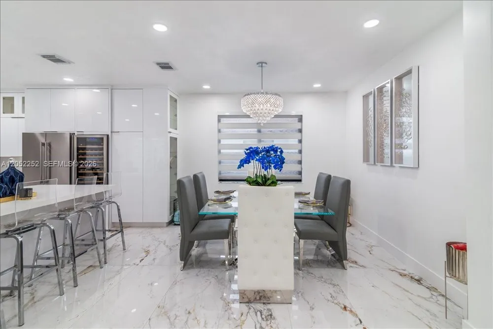 16234 SW 48th Ter Miami, FL 33185