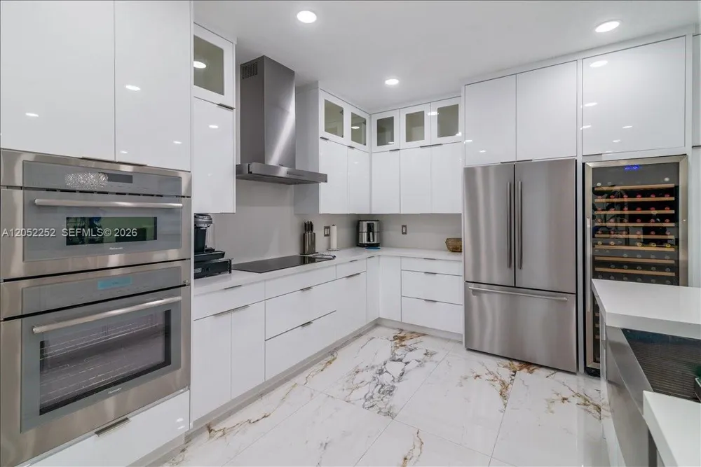 16234 SW 48th Ter Miami, FL 33185