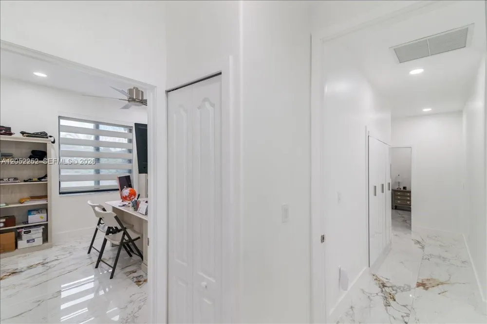 16234 SW 48th Ter Miami, FL 33185