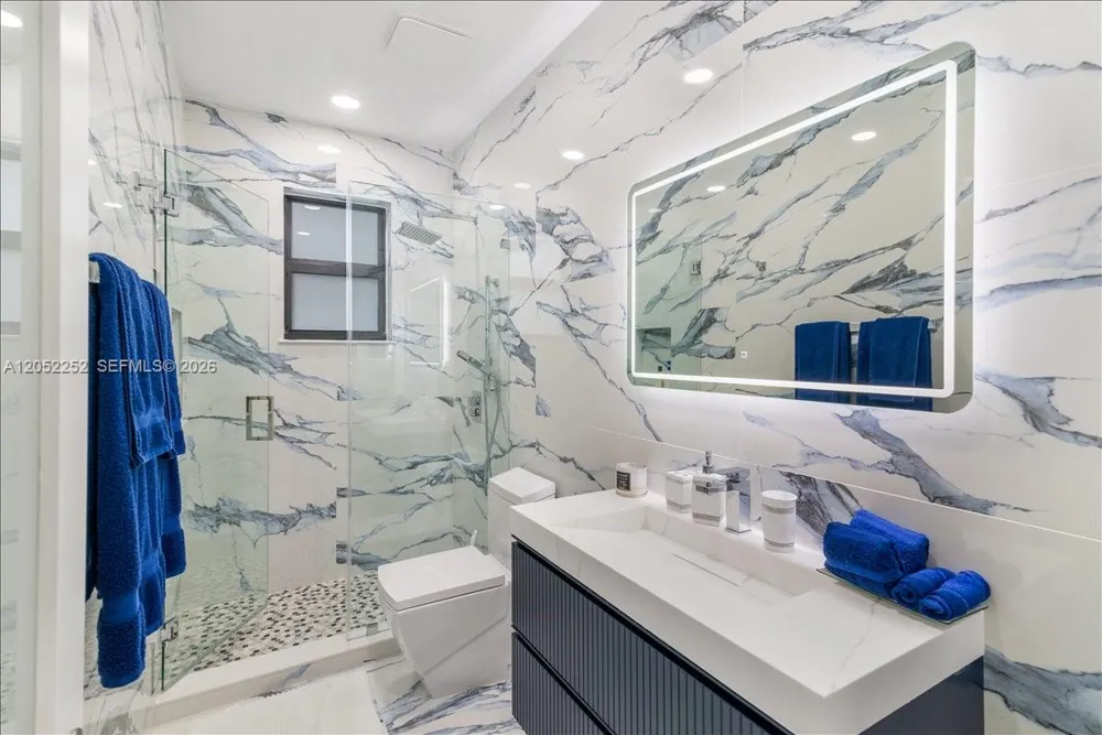 16234 SW 48th Ter Miami, FL 33185