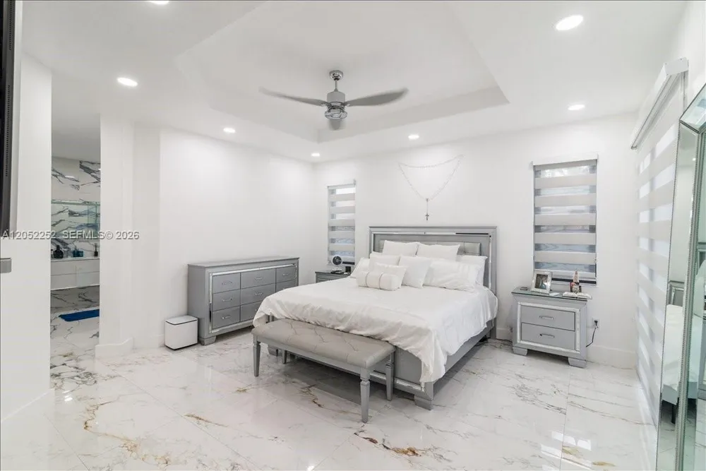 16234 SW 48th Ter Miami, FL 33185