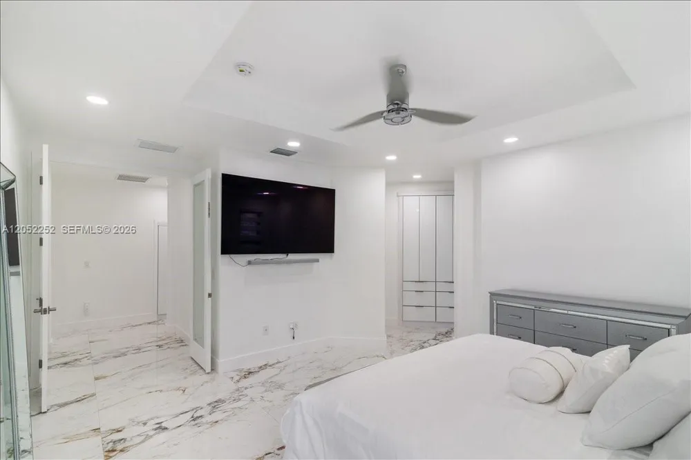 16234 SW 48th Ter Miami, FL 33185