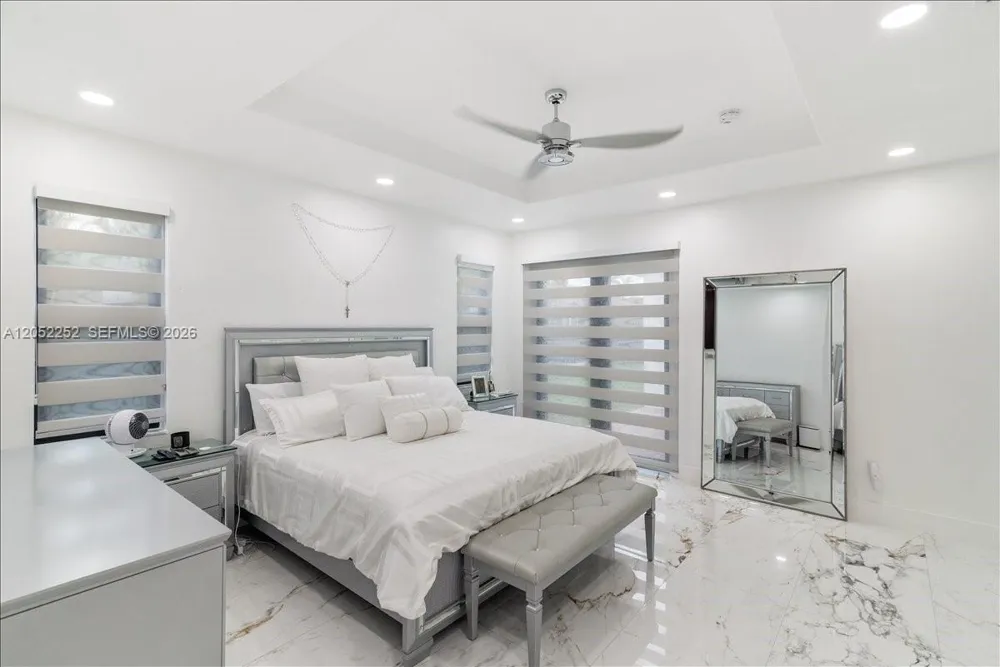 16234 SW 48th Ter Miami, FL 33185