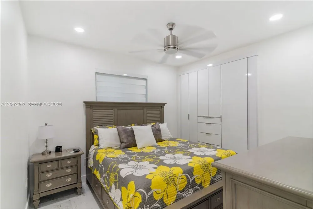 16234 SW 48th Ter Miami, FL 33185