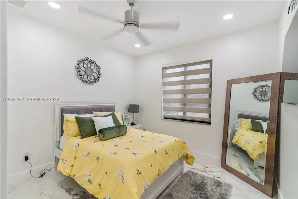 16234 SW 48th Ter Miami, FL 33185