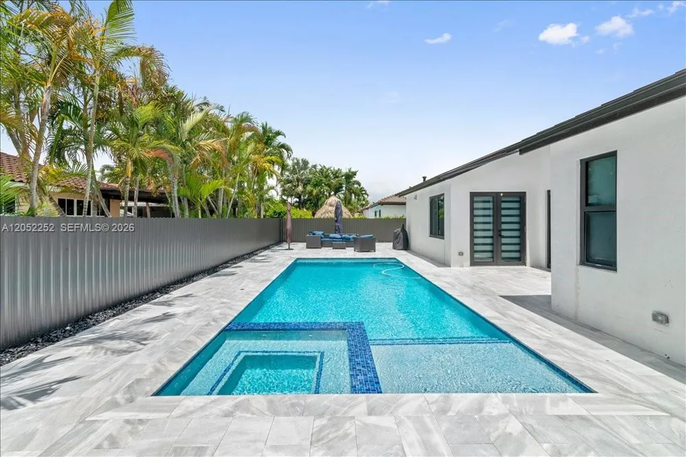 16234 SW 48th Ter Miami, FL 33185