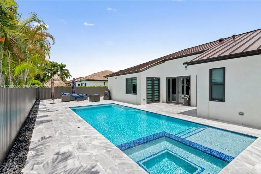 16234 SW 48th Ter Miami, FL 33185