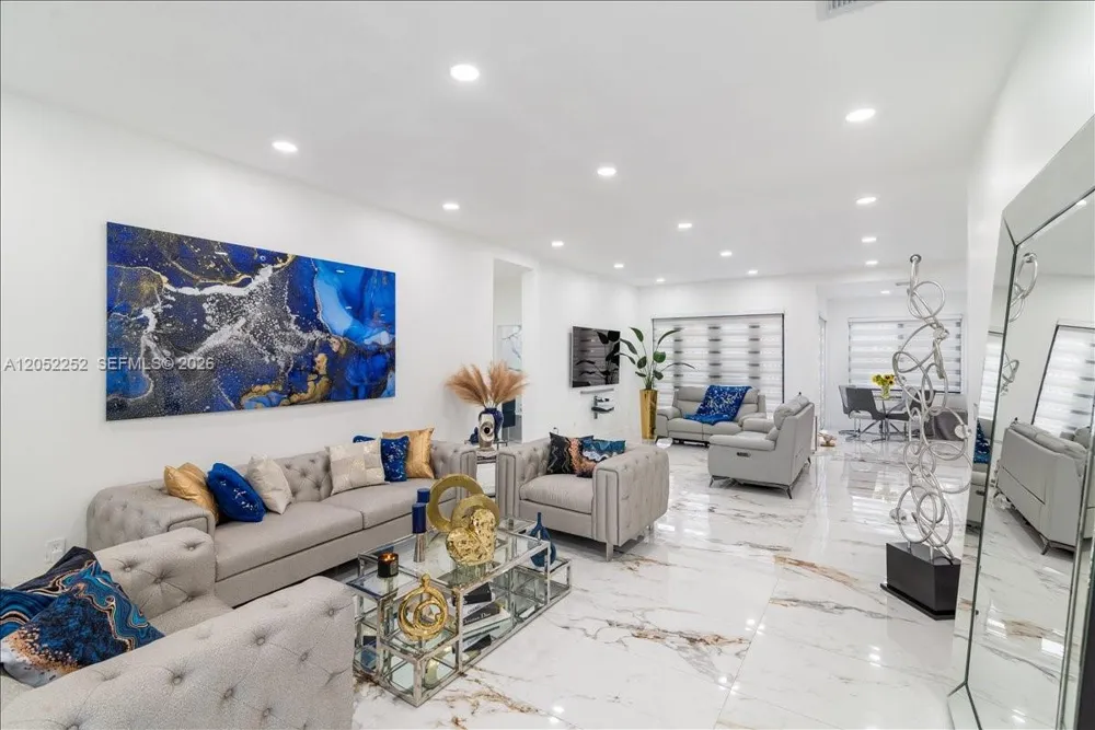 16234 SW 48th Ter Miami, FL 33185