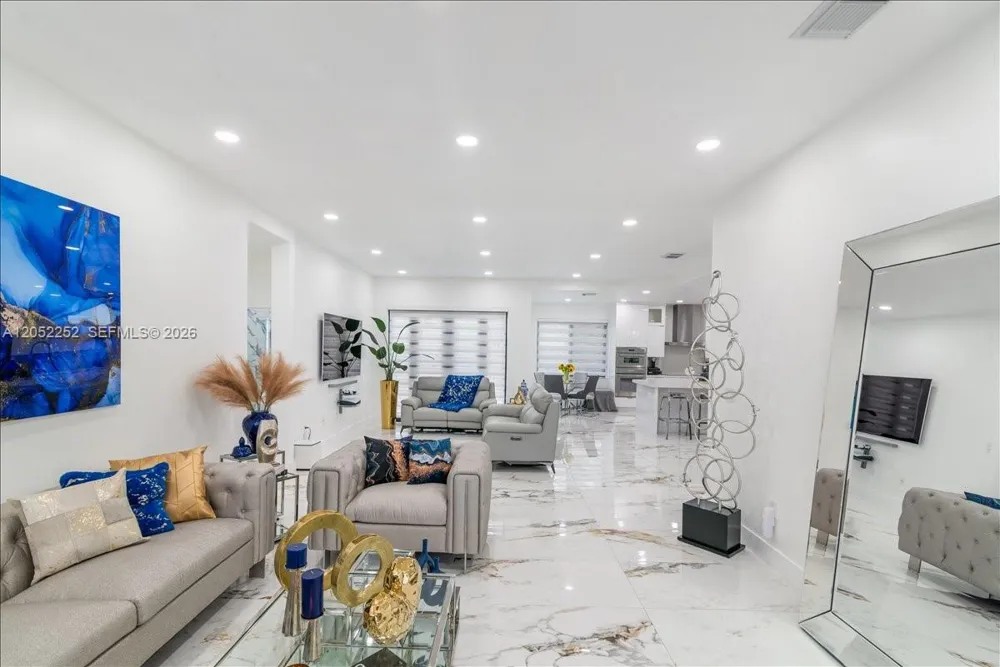 16234 SW 48th Ter Miami, FL 33185