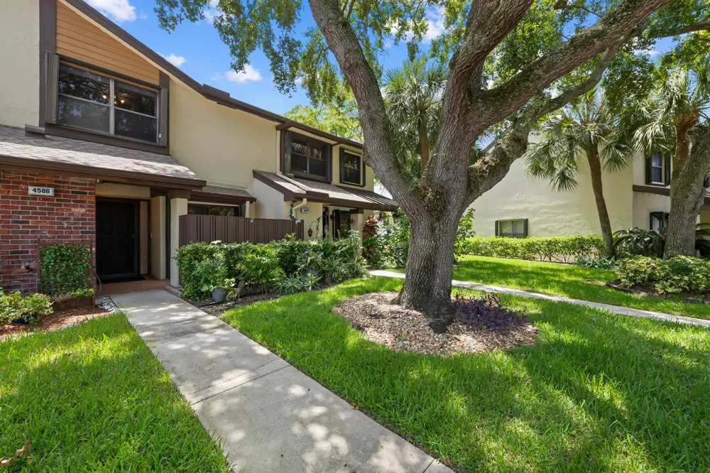 4586 Carambola Circle S #27217 Coconut Creek, FL 33066