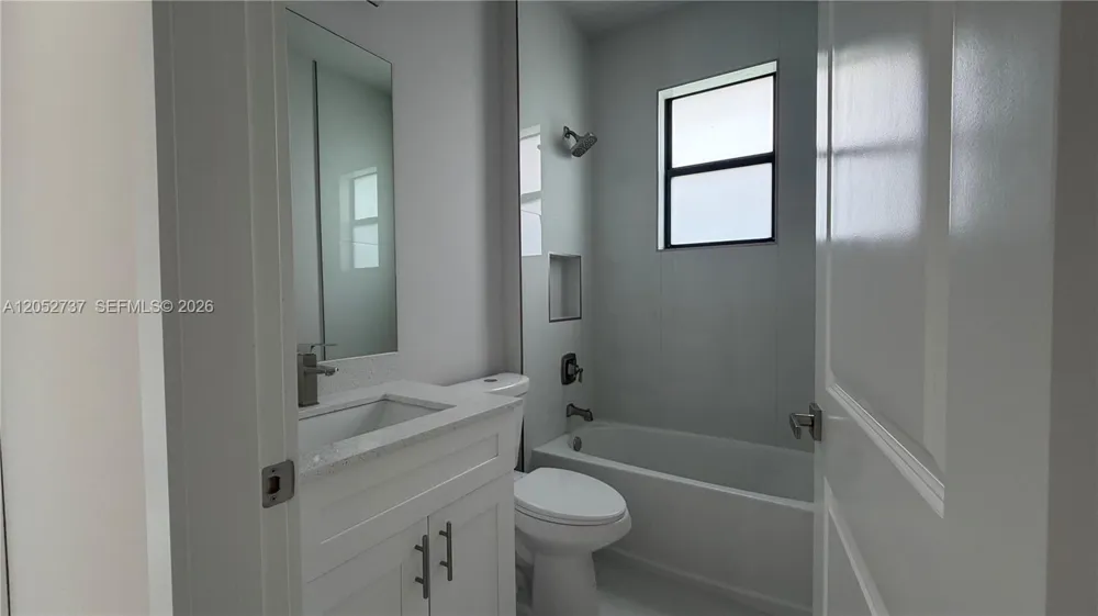 4518 6th ave se Naples, FL 34117