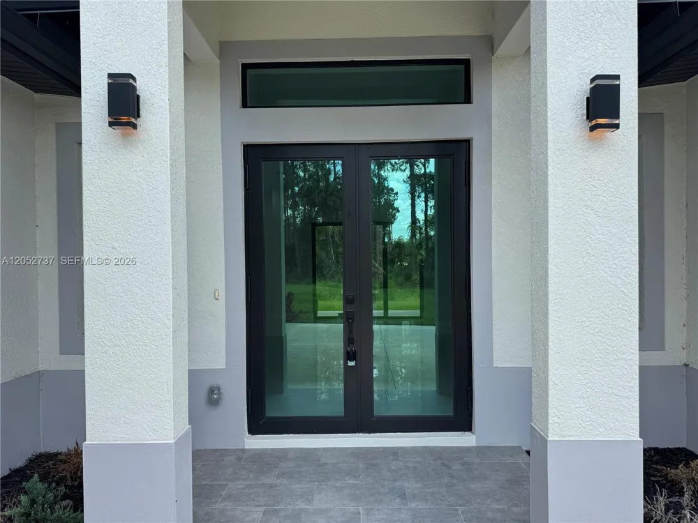 4518 6th ave se Naples, FL 34117