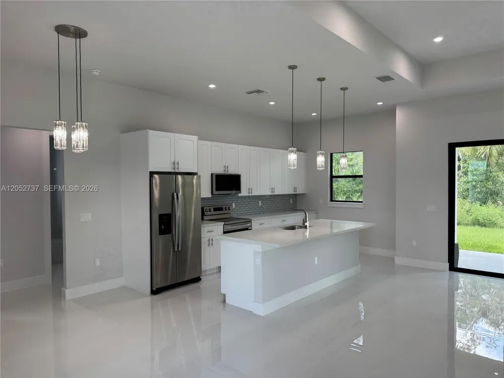 4518 6th ave se Naples, FL 34117
