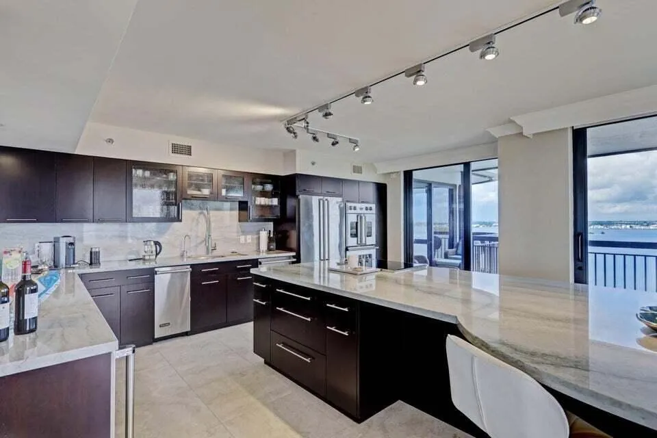 5380 Ocean Drive #11j Riviera Beach, FL 33404