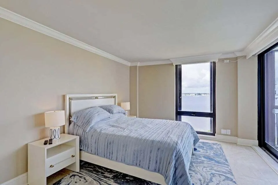 5380 Ocean Drive #11j Riviera Beach, FL 33404