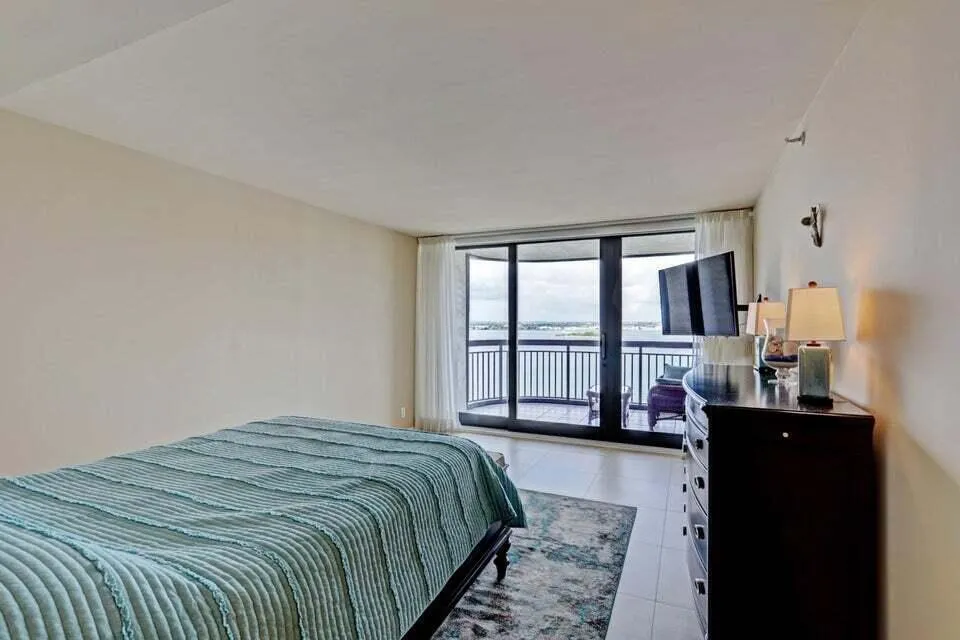 5380 Ocean Drive #11j Riviera Beach, FL 33404