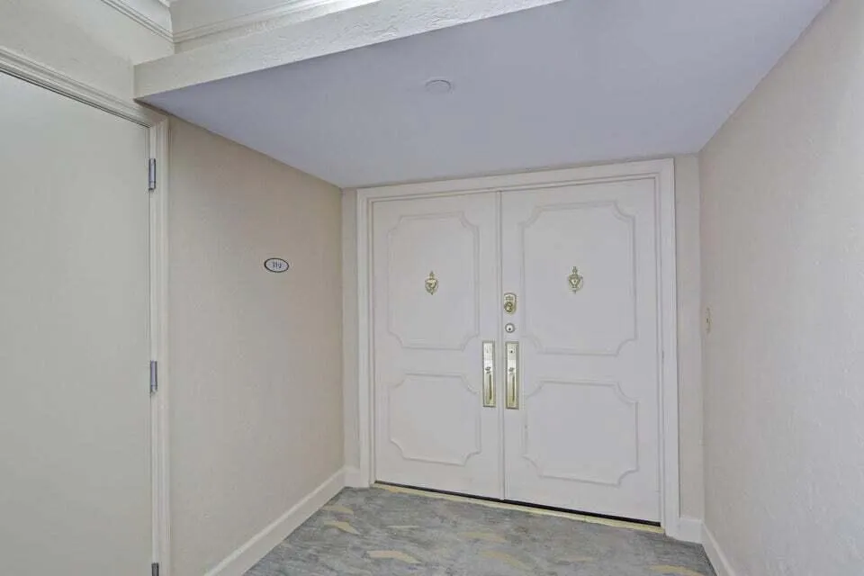 5380 Ocean Drive #11j Riviera Beach, FL 33404
