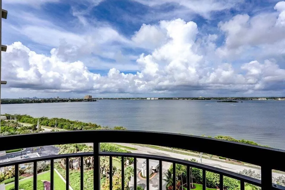 5380 Ocean Drive #11j Riviera Beach, FL 33404